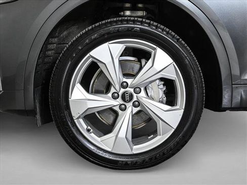 Used 2023 Audi Q5 2.0T Premium Plus w/ Premium Plus Package AWD/4WD image 25