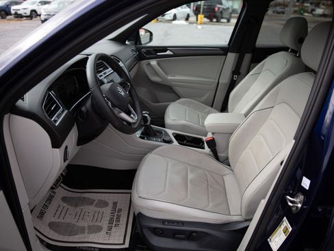 Used 2022 Volkswagen Tiguan SEL R-Line image 22