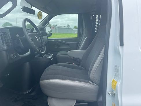 Used 2025 Chevrolet Express 2500 w/ Driver Convenience Package RWD image 11