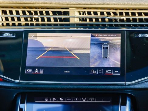 Used 2023 Audi Q8 Prestige w/ Prestige Package image 15