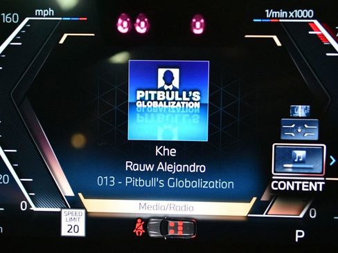 Used 2025 BMW X5 xDrive40i w/ Executive Package image 52