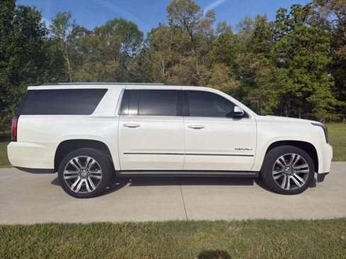 Used 2020 GMC Yukon XL Denali w/ Denali Ultimate Package image 4