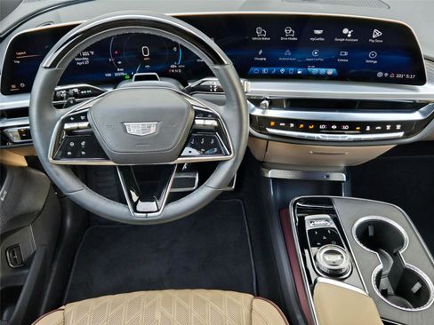 Certified 2025 Cadillac Lyriq Luxury w/ Nappa Leather Package AWD/4WD image 14