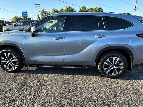 Used 2021 Toyota Highlander XLE image 8