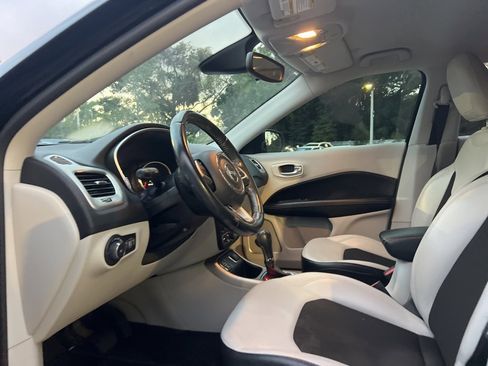 Used 2021 Jeep Compass Latitude image 29