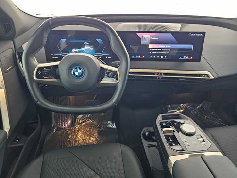 Used 2024 BMW iX xDrive50 w/ Sport Package AWD/4WD image 18