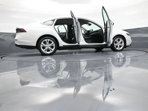 Certified 2023 Honda Accord LX image 47