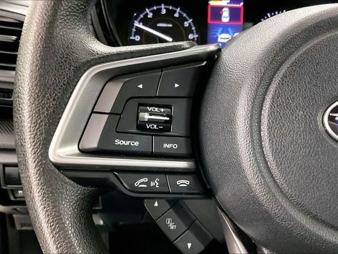 Used 2019 Subaru Crosstrek 2.0i w/ Eyesight System image 11