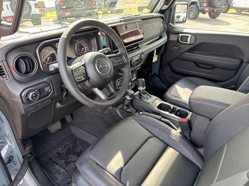 New 2025 Jeep Gladiator Rubicon image 35