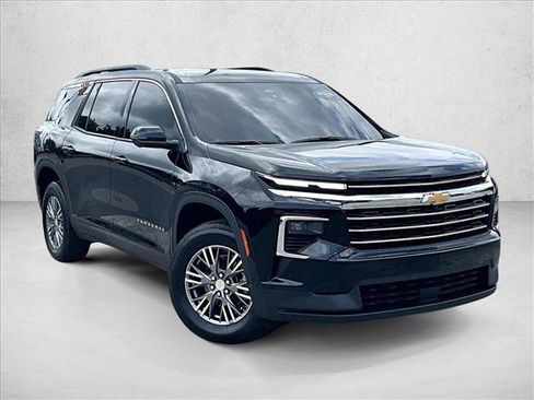 Used 2026 Chevrolet Traverse LT w/ Driver Confidence Package FWD image 12