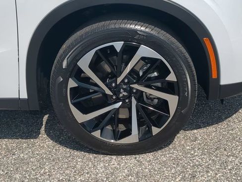 Used 2024 Mitsubishi Outlander SE image 11