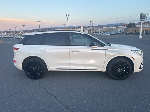 Certified 2023 Lincoln Corsair Reserve w/ Equipment Group 202A image 6