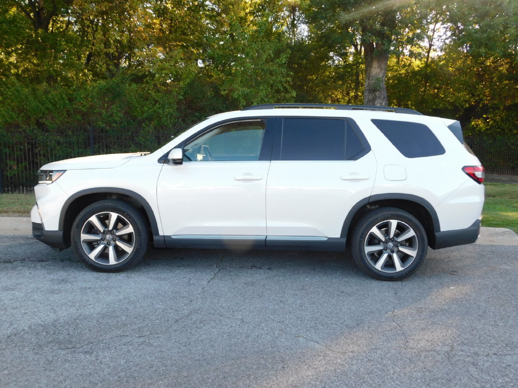 Certified 2025 Honda Pilot Elite image 9