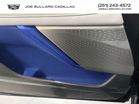 New 2025 Cadillac Optiq Sport 2 w/ LPO, Floor Liner Package AWD/4WD image 7