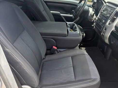 Used 2017 Nissan Titan SV AWD/4WD image 9