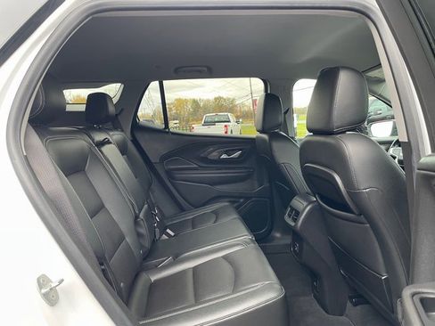 Used 2022 GMC Terrain SLT w/ Infotainment Package II image 14