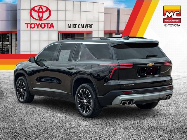 Used 2025 Chevrolet Traverse LT w/ Sun and Wheel Package FWD image 3