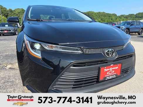 Used 2024 Toyota Corolla LE FWD image 11