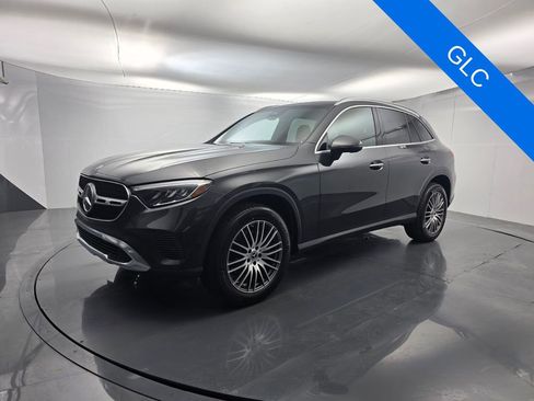 Used 2024 Mercedes-Benz GLC 300 4MATIC image 8