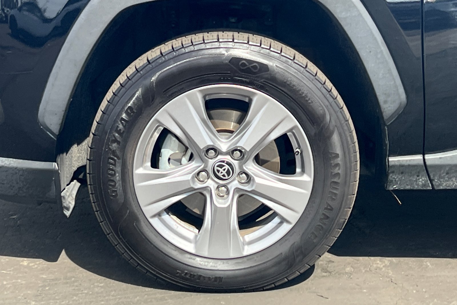Certified 2022 Toyota RAV4 LE AWD/4WD image 24