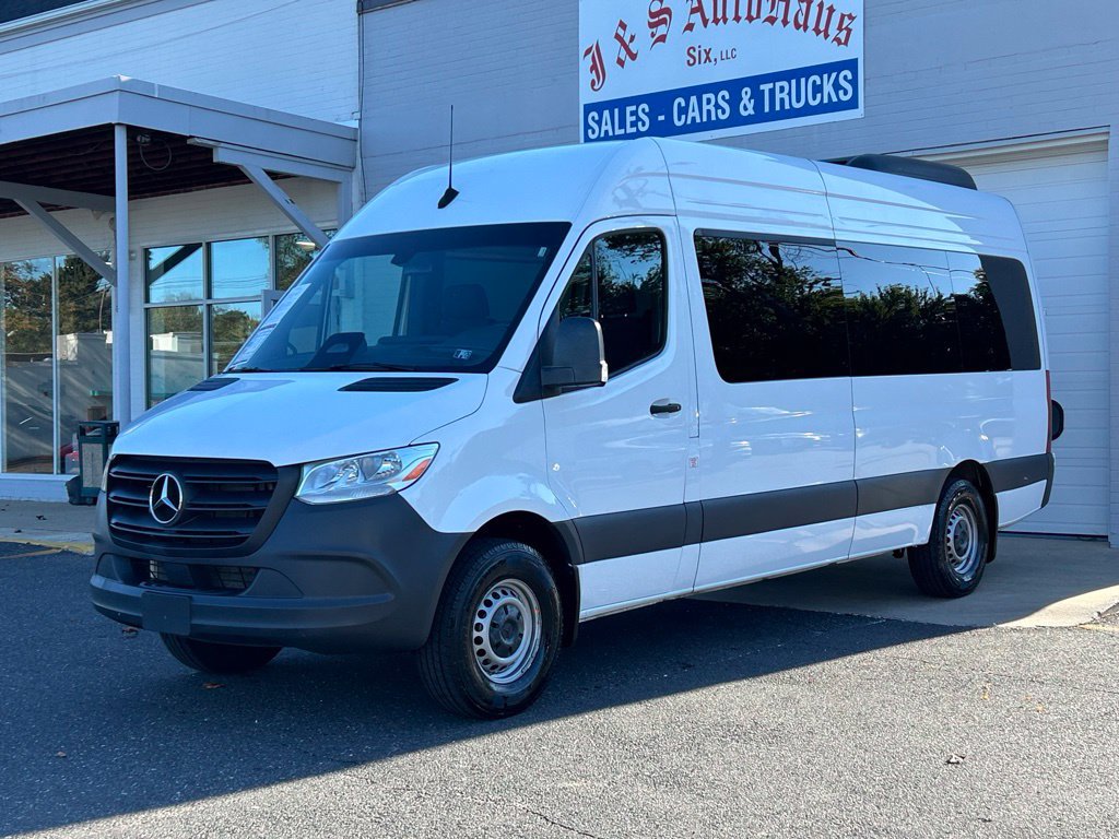 Used 2025 Mercedes-Benz Sprinter 2500 image 3