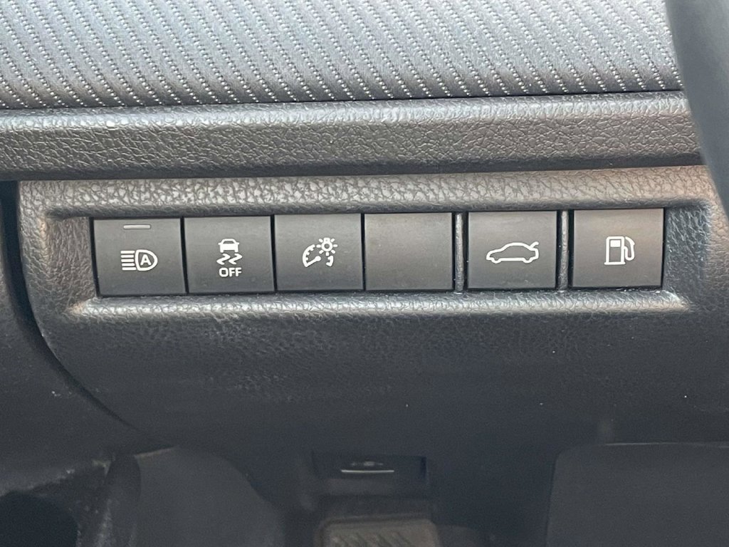 Used 2025 Toyota Camry SE FWD image 19