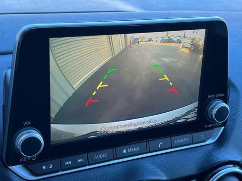 Used 2021 Nissan Sentra SV image 18