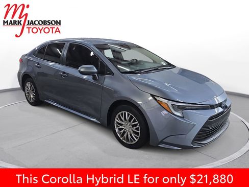 Used 2023 Toyota Corolla LE image 5