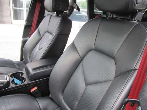 Used 2018 Porsche Macan Turbo image 77
