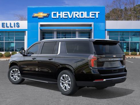 New 2026 Chevrolet Suburban LS image 4