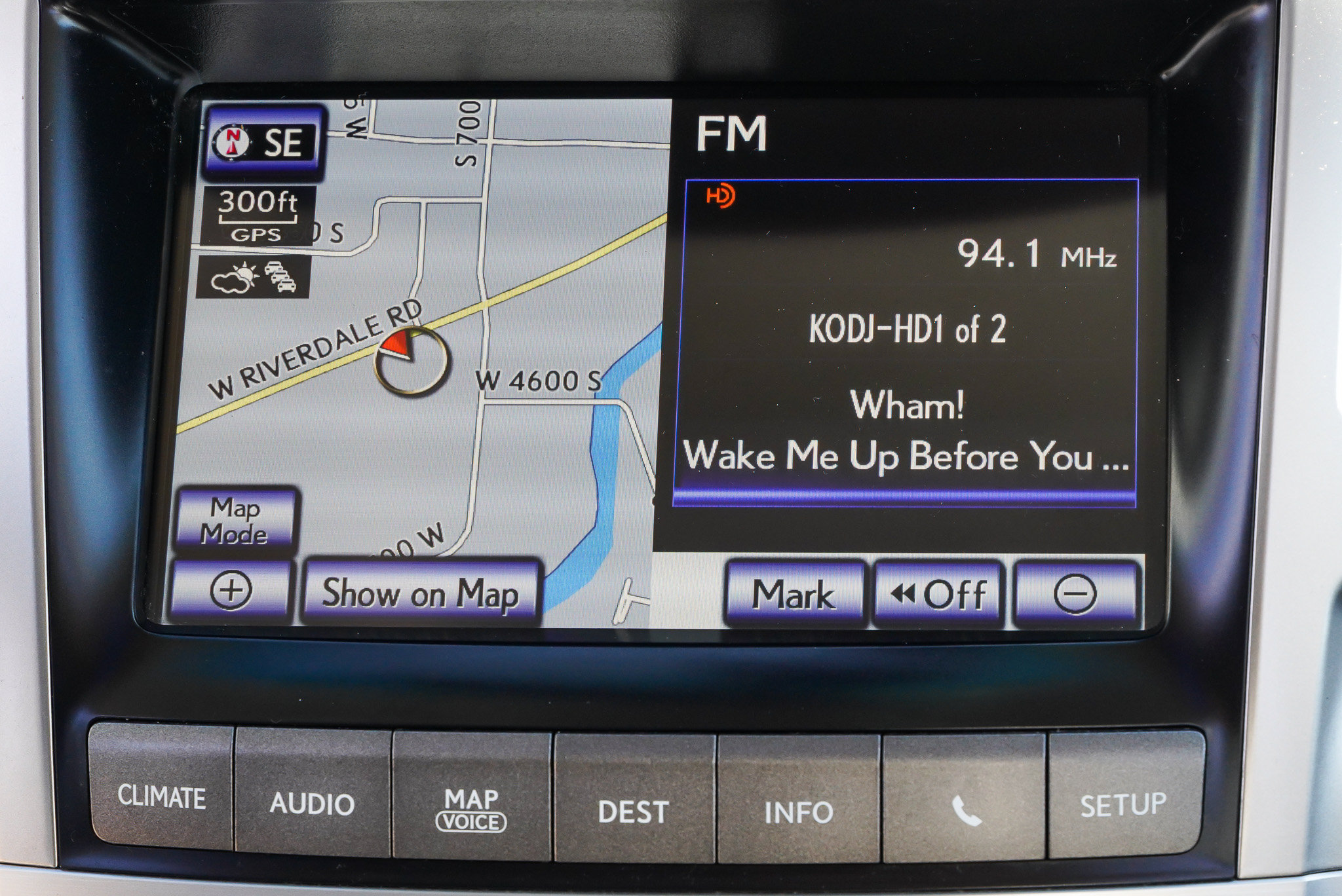 Used 2015 Lexus LX 570 4WD w/ Luxury Package image 45