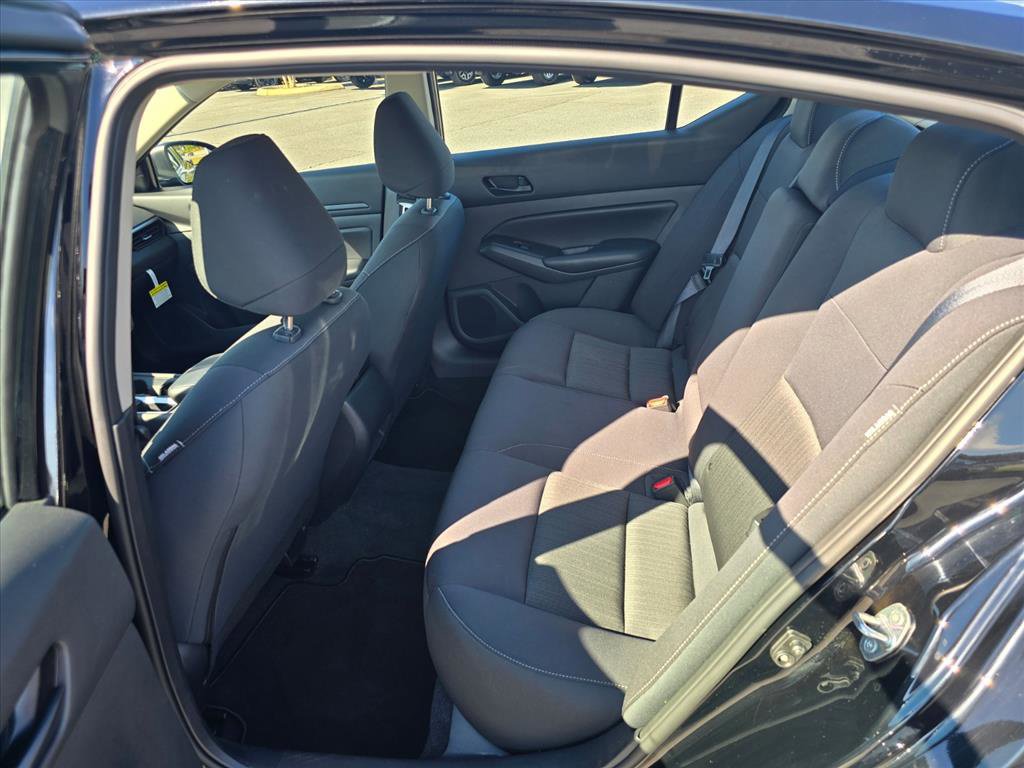Used 2025 Nissan Altima 2.5 S FWD image 12