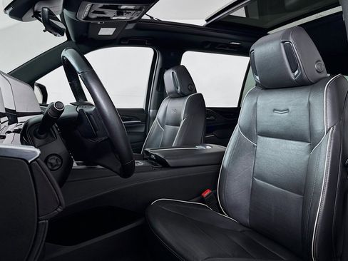 Used 2021 Cadillac Escalade ESV Sport w/ Driver Assist Tech Package image 17