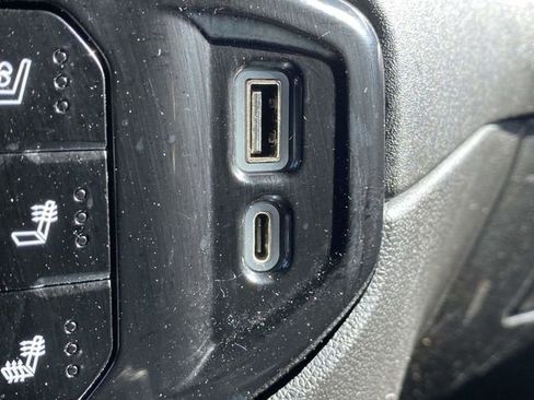 Used 2022 Chevrolet Silverado 1500 LTZ w/ Z71 Off-Road Package image 32