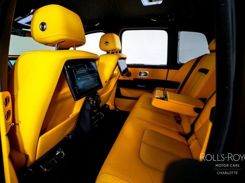 Used 2024 Rolls-Royce Cullinan image 20