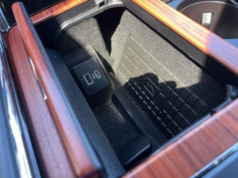 Used 2024 Lincoln Navigator L Reserve AWD/4WD image 36