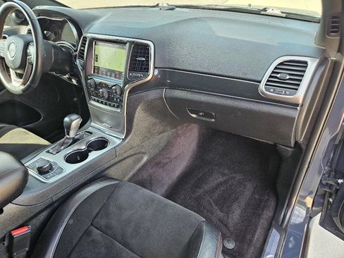 Used 2018 Jeep Grand Cherokee Trailhawk AWD/4WD image 16