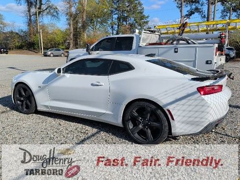 Used 2016 Chevrolet Camaro LT w/ Technology Package image 3