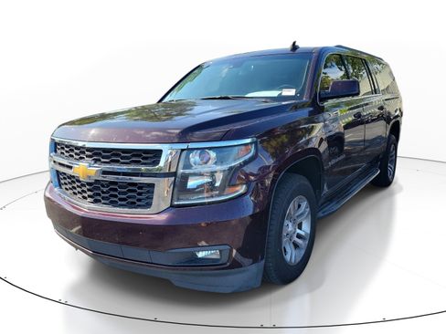 Used 2017 Chevrolet Suburban LT w/ Luxury Package RWD image 3