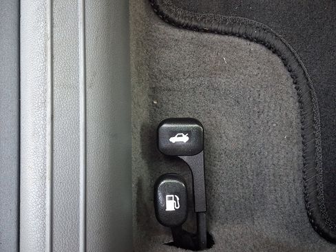 Certified 2024 Hyundai Elantra SEL FWD image 24