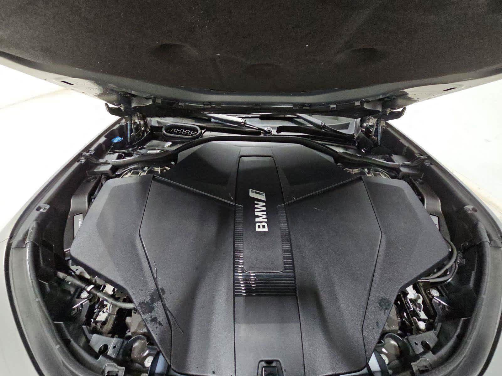 Used 2023 BMW i7 xDrive60 AWD/4WD image 19