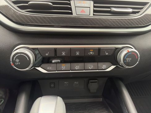 Used 2024 Nissan Altima 2.5 SR w/ SR Premium Package image 19