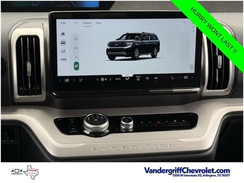 Used 2025 Ford Expedition Active AWD/4WD image 15