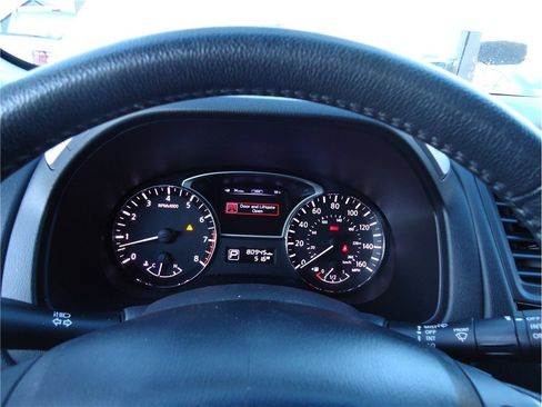 Used 2013 Nissan Pathfinder SV image 25