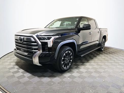 Used 2025 Toyota Tundra Limited AWD/4WD image 4