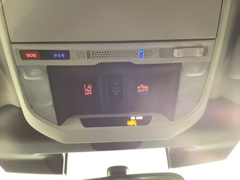 Used 2022 Subaru Forester Limited image 26