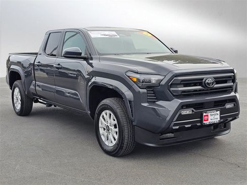 Used 2025 Toyota Tacoma SR5 image 7