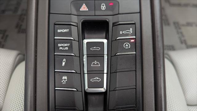 Used 2015 Porsche 911 Turbo w/ Sport Chrono Package AWD/4WD image 34