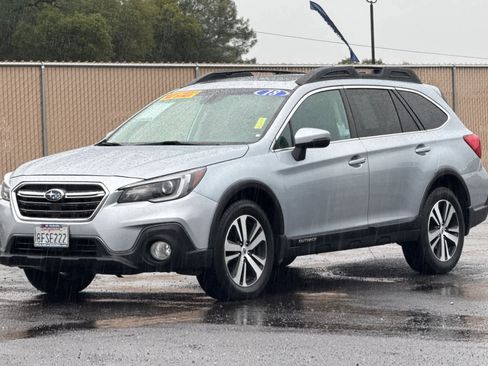Used 2018 Subaru Outback 3.6R Limited AWD/4WD image 7