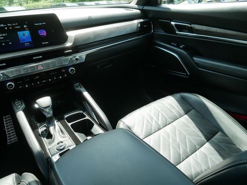 Certified 2025 Kia Telluride SX Prestige X-Line AWD/4WD image 11